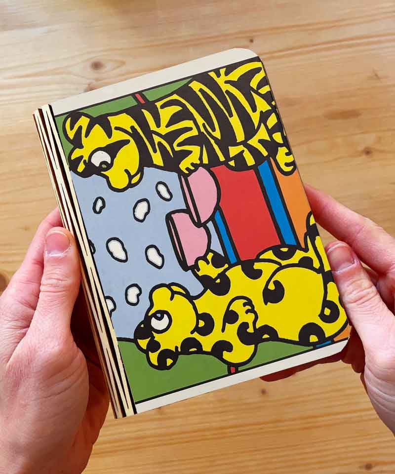 book_lamp_Tina-e-Leo